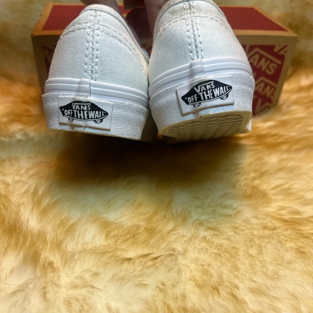 Vans Kids Authentic Shoe – True‎ White ⚪✨ NIB